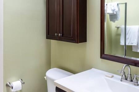 Cozy 2 Bedroom Cabin Nestled In Wooded Hideaway Monterey Екстер'єр фото