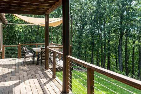 Cozy 2 Bedroom Cabin Nestled In Wooded Hideaway Monterey Екстер'єр фото
